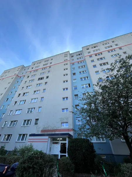 Moderne helle 3- Zimmer- Wohnung mit Balkon und frisch saniertem Bad! — photo 1